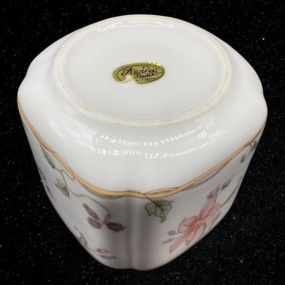 Andrea by Sadek Porcelain Floral Pattern Vase Made in Japan 5.5”T 3.5”W - Picture 9 of 9